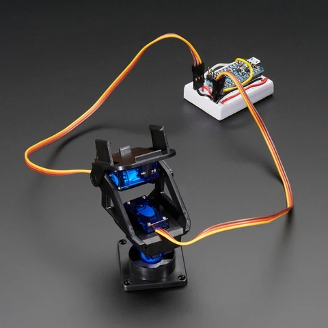 Mecanismo pan-tilt con servos