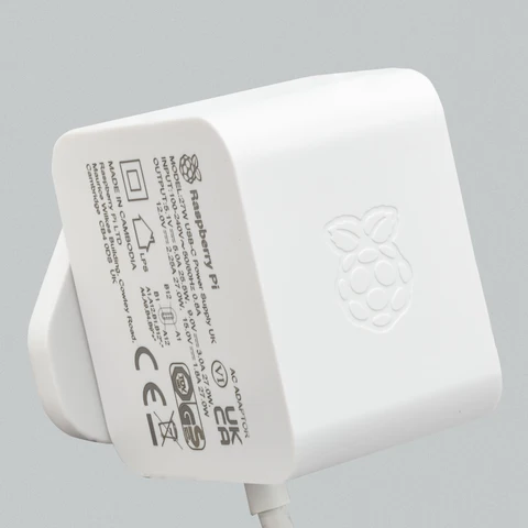 Fuente oficial Raspberry Pi 27 W